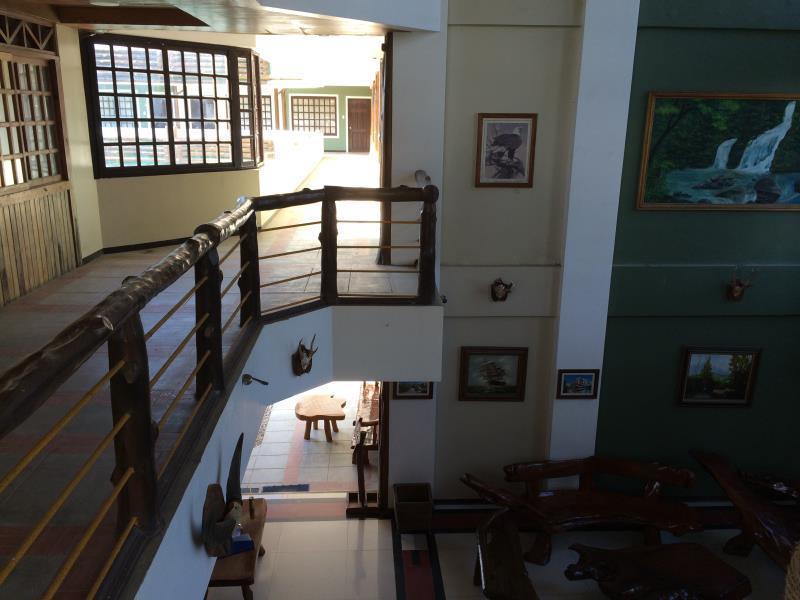 White Beach Resort Bar & Restaurant Puerto Galera Εξωτερικό φωτογραφία